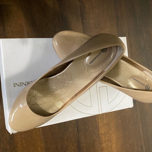 🆕Giani Bernini Women's Memory Foam Cream Heels. - Picture 3 of 6